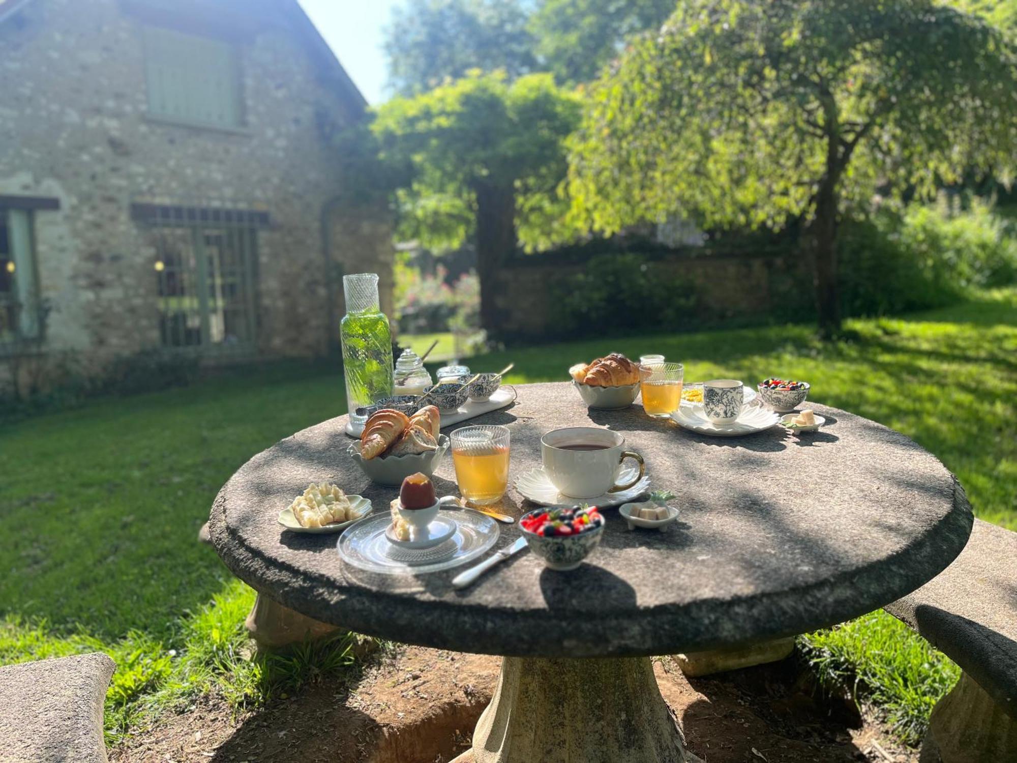 Le Clos Des Songes Blaru Buitenkant foto