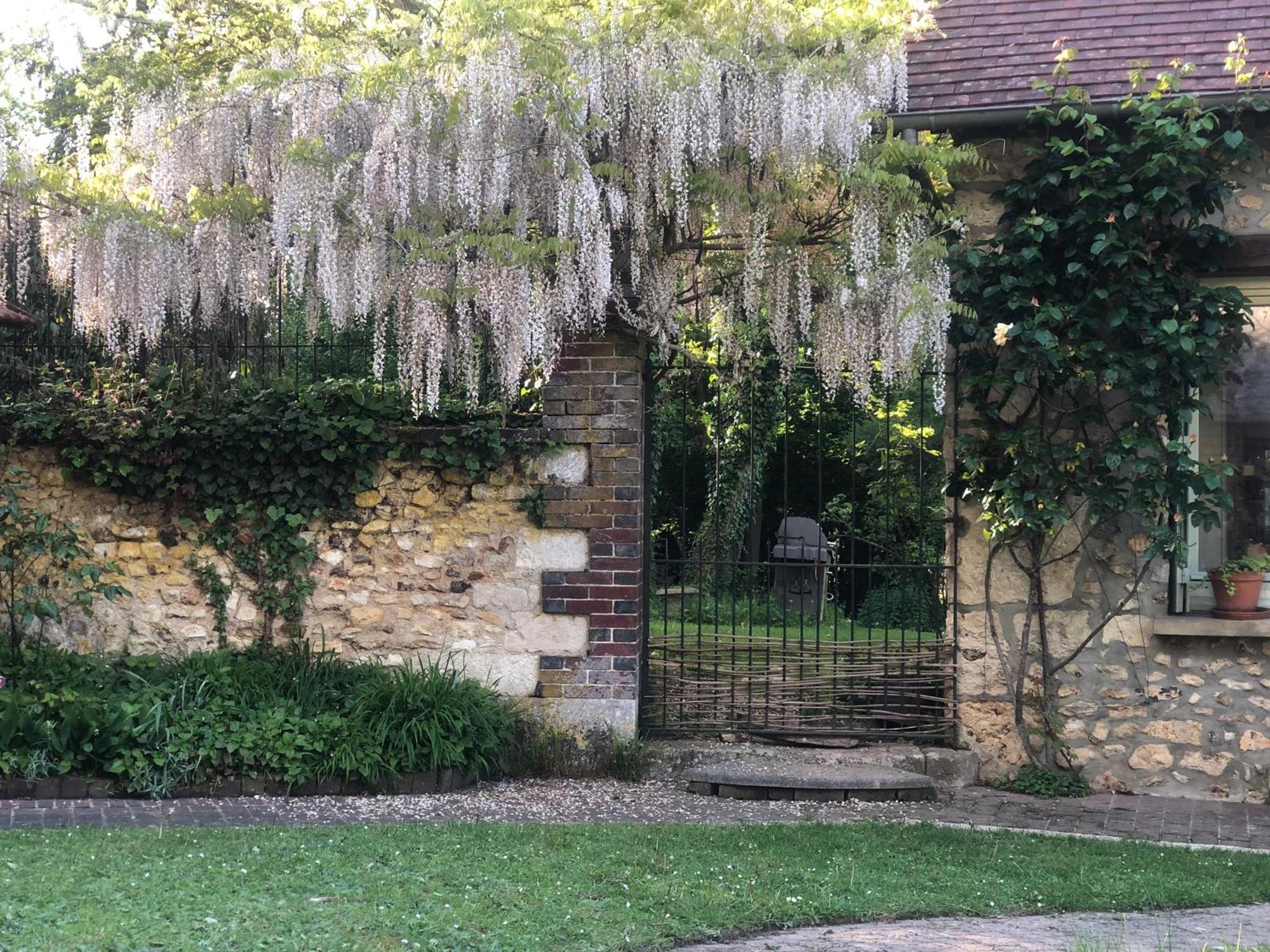 Le Clos Des Songes Bed and Breakfast Blaru Buitenkant foto