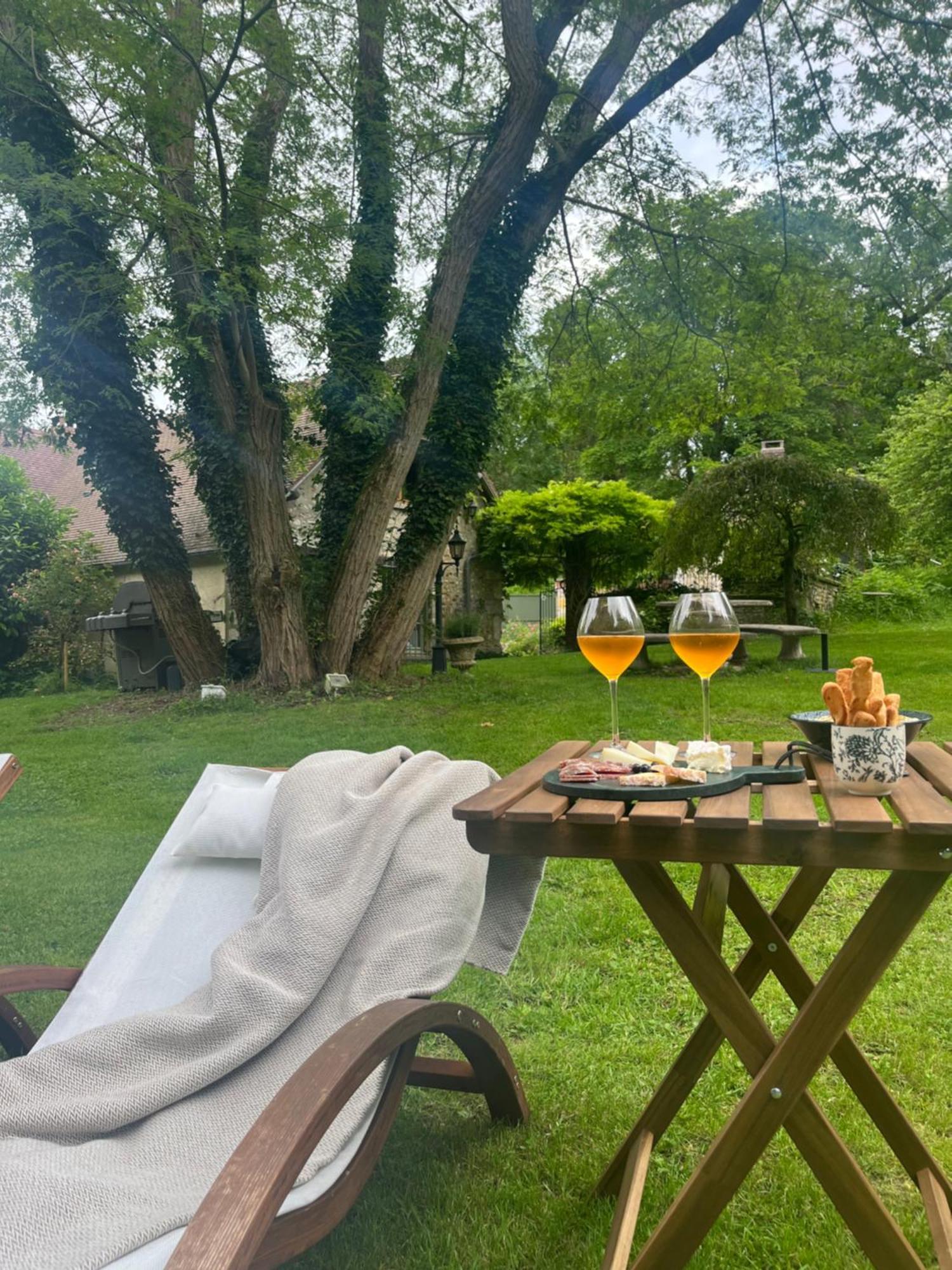 Le Clos Des Songes Blaru Buitenkant foto