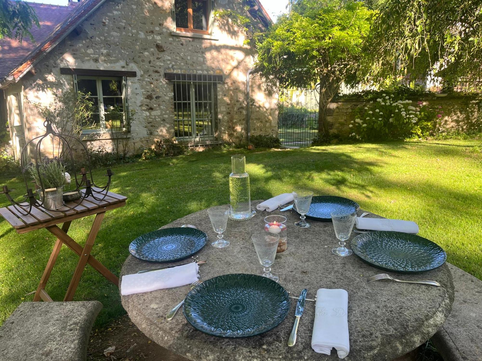 Le Clos Des Songes Blaru Buitenkant foto